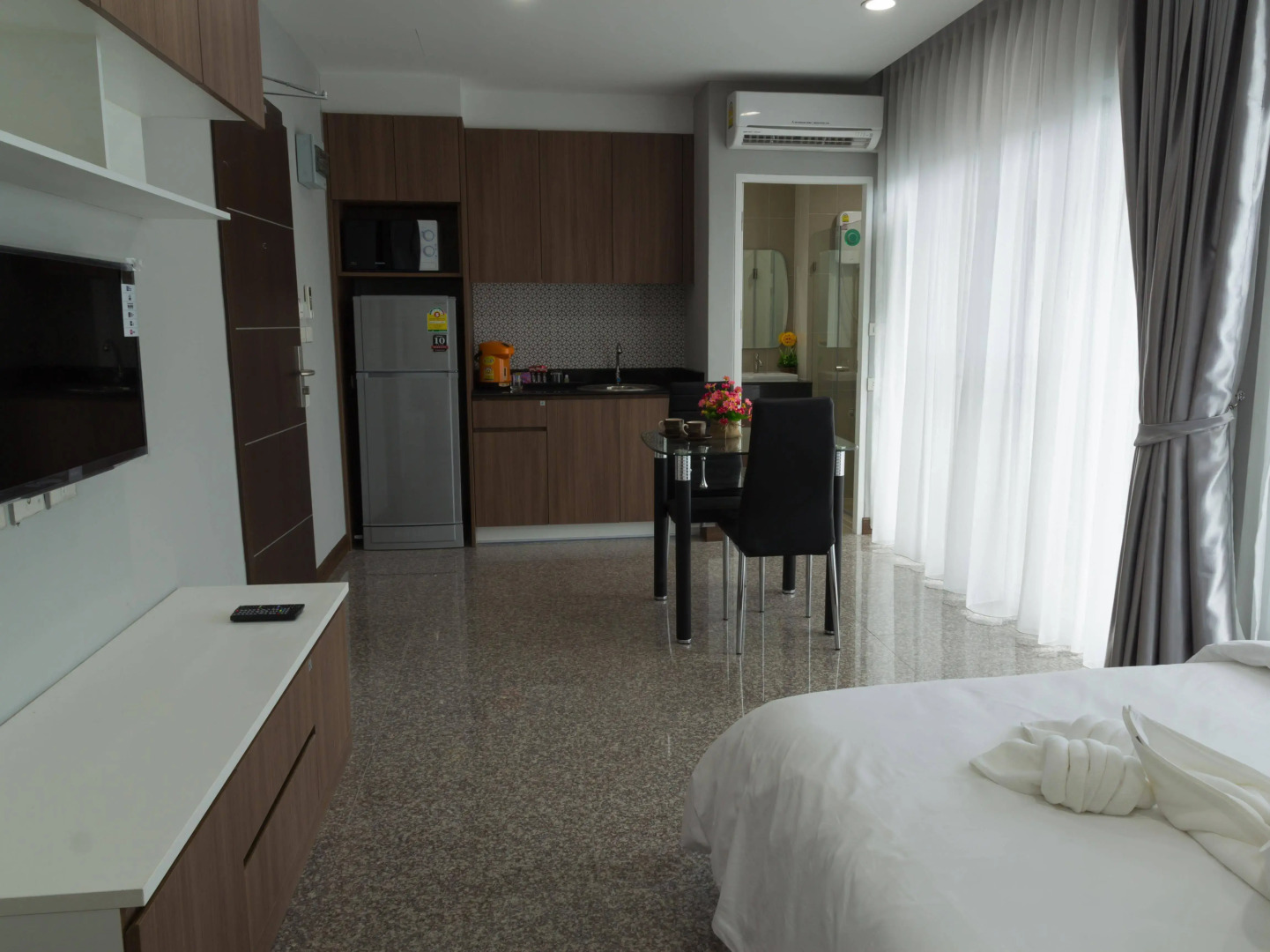 Modernbright Service Apartment