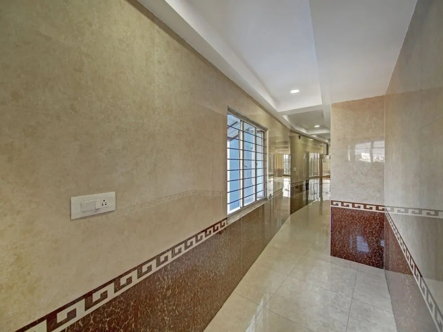 Oyo 30562 Ni Ambaari Elite