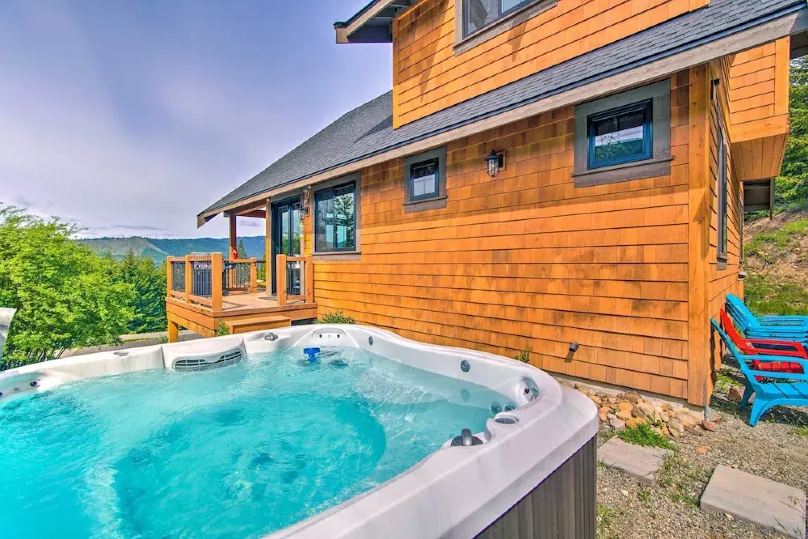 Soak, Night Ski & Explore! Cle Elum Mtn-view Cabin