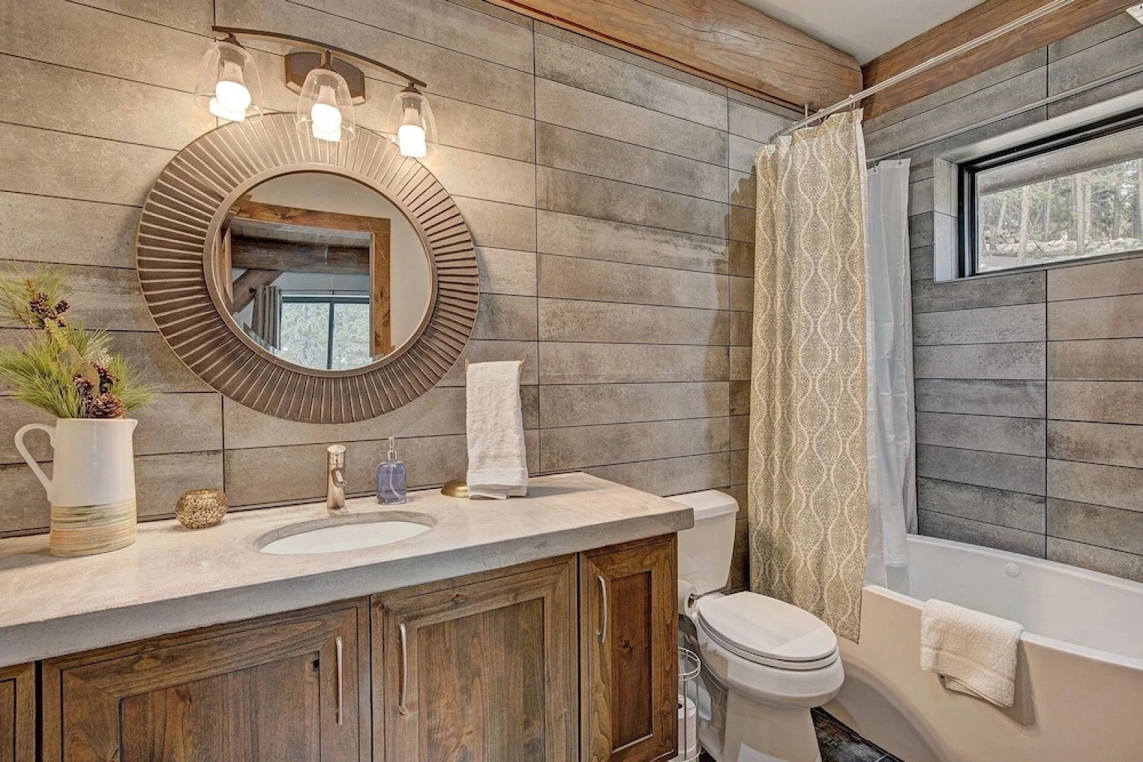 Skyrun 2 Bedroom Cabin by RedAwning