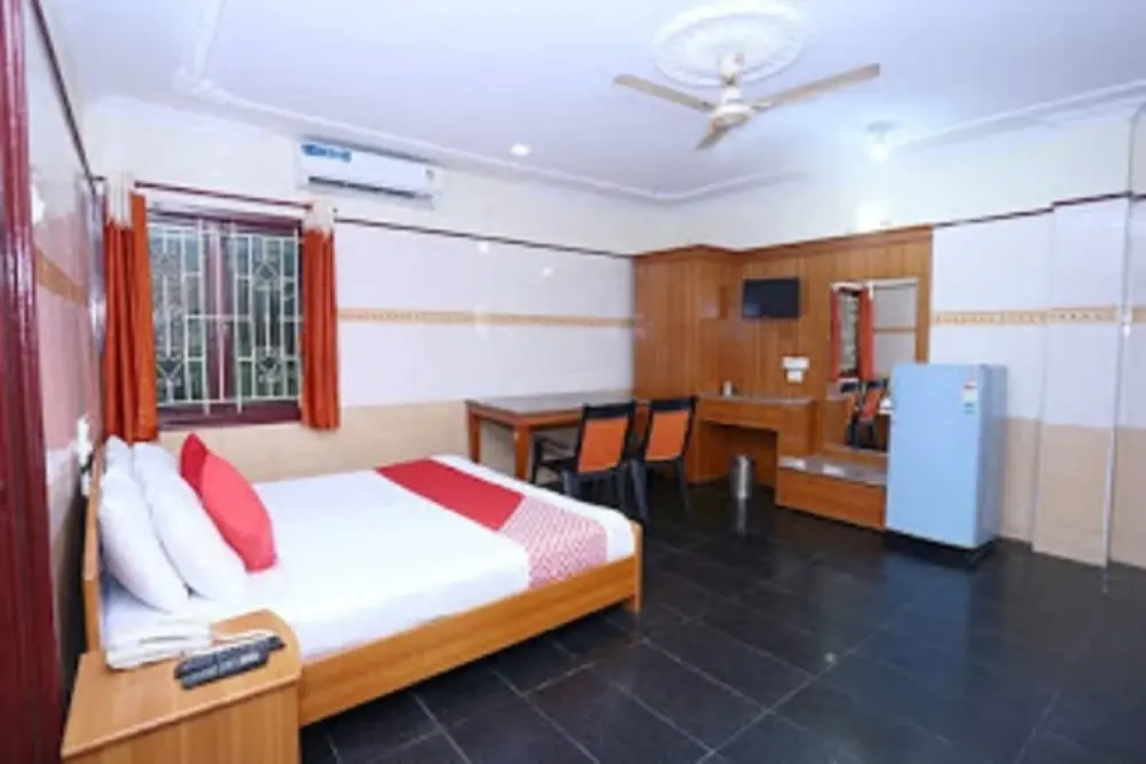 OYO 24347 Hotel Sunrise View