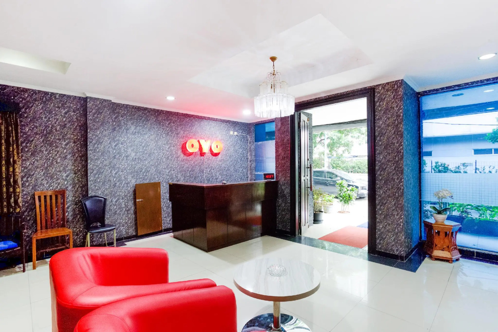 RedDoorz near City Walk Lippo Cikarang