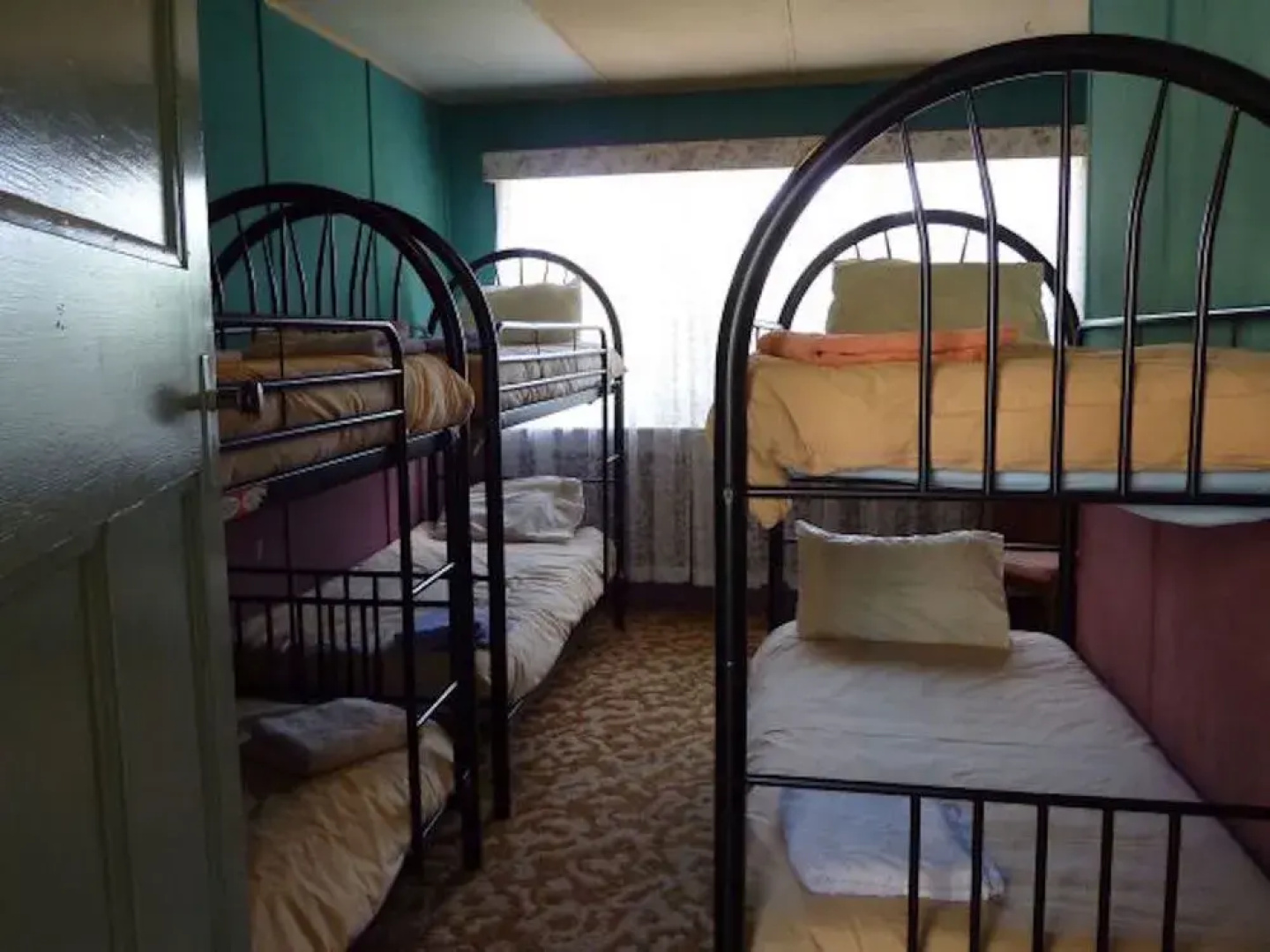 Little River Inn - Hostel