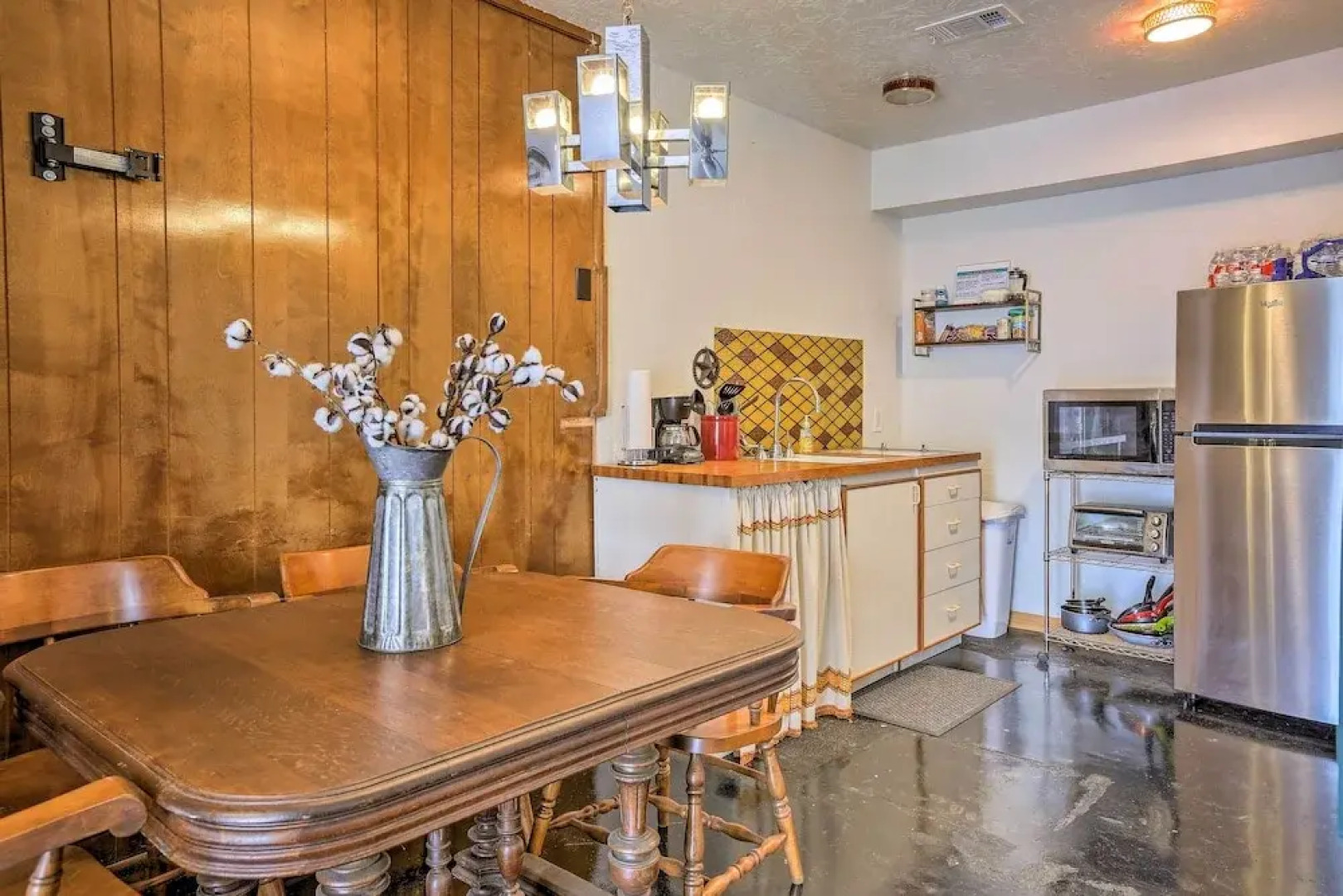 Wimberley Retreat w/ Grill < 2 Mi to Jacob's Well!