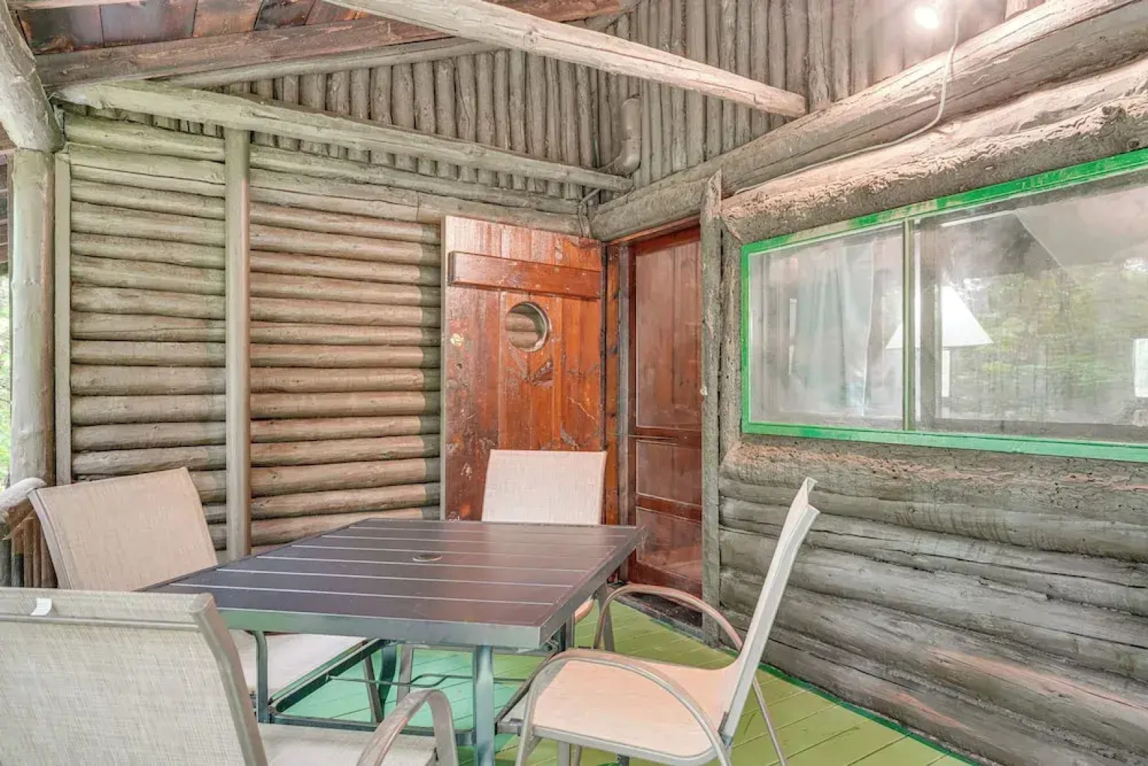 Walk to Barrett's Park: Wooded Cabin w/ Grill!