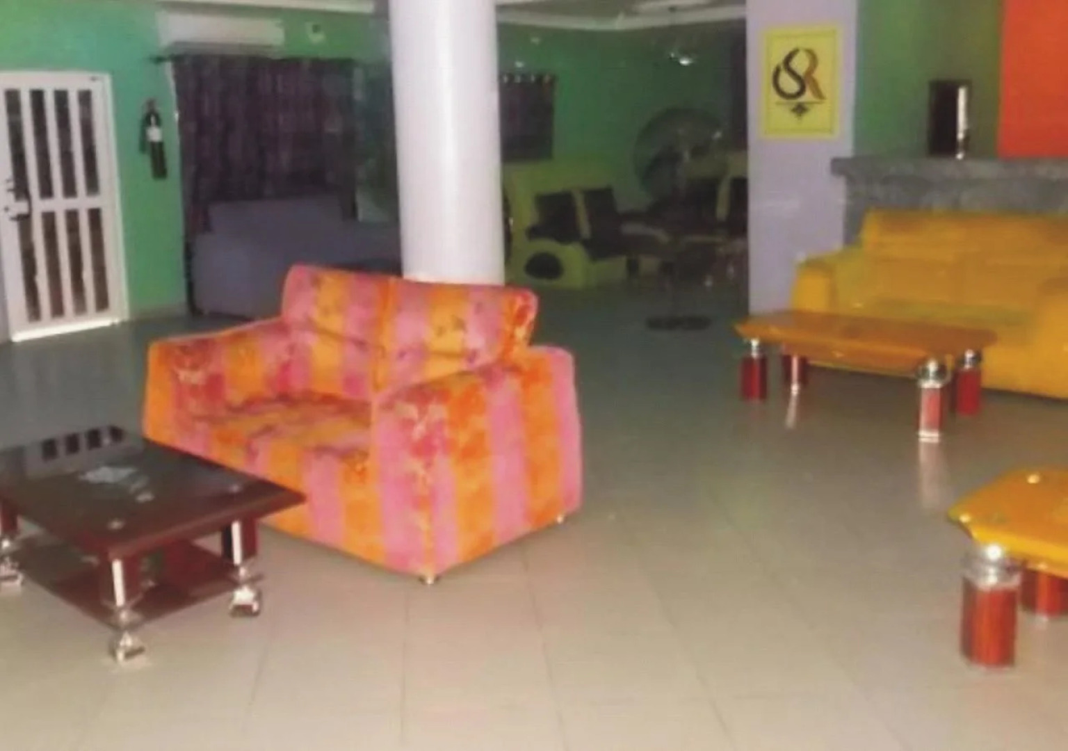 Sheriffyt Royal Hotel And Suites