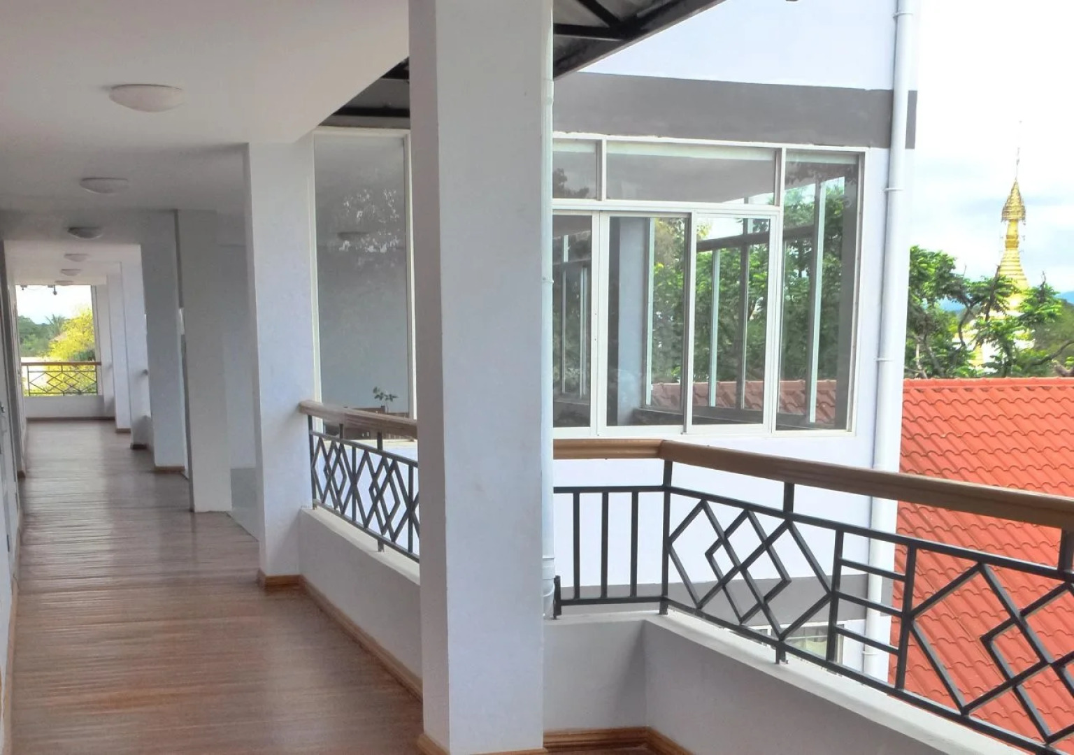 Golden Lotus Inle Hotel