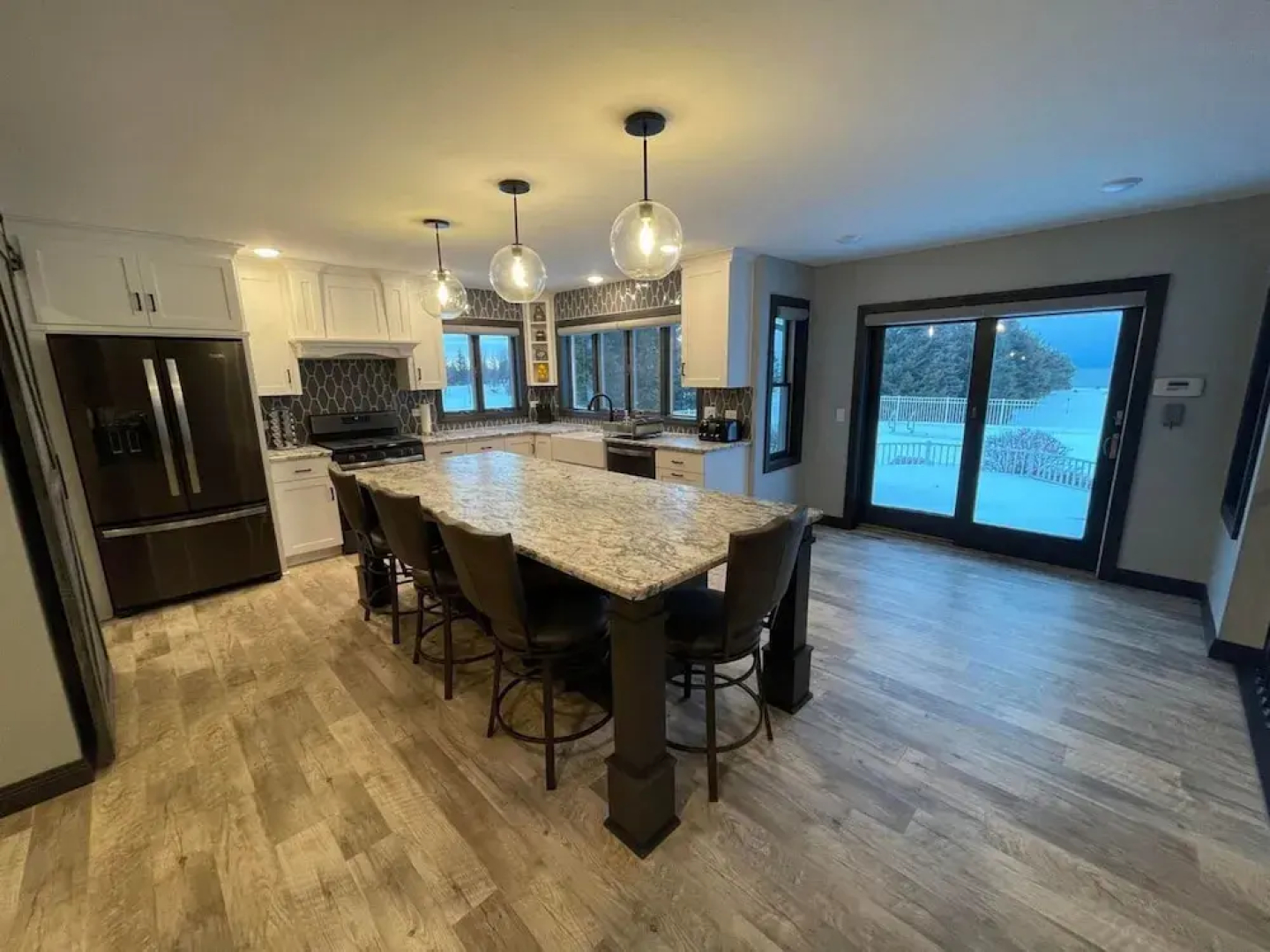 Freshly Updated Lake Michigan Home With Pool
