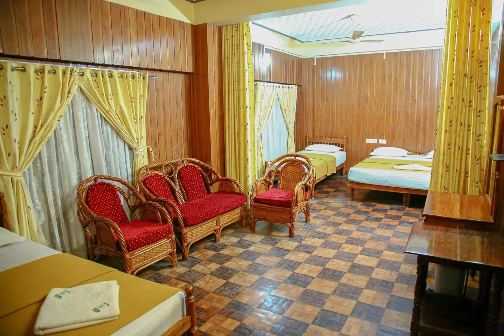 Lake Palace Family Resort Kumarakom