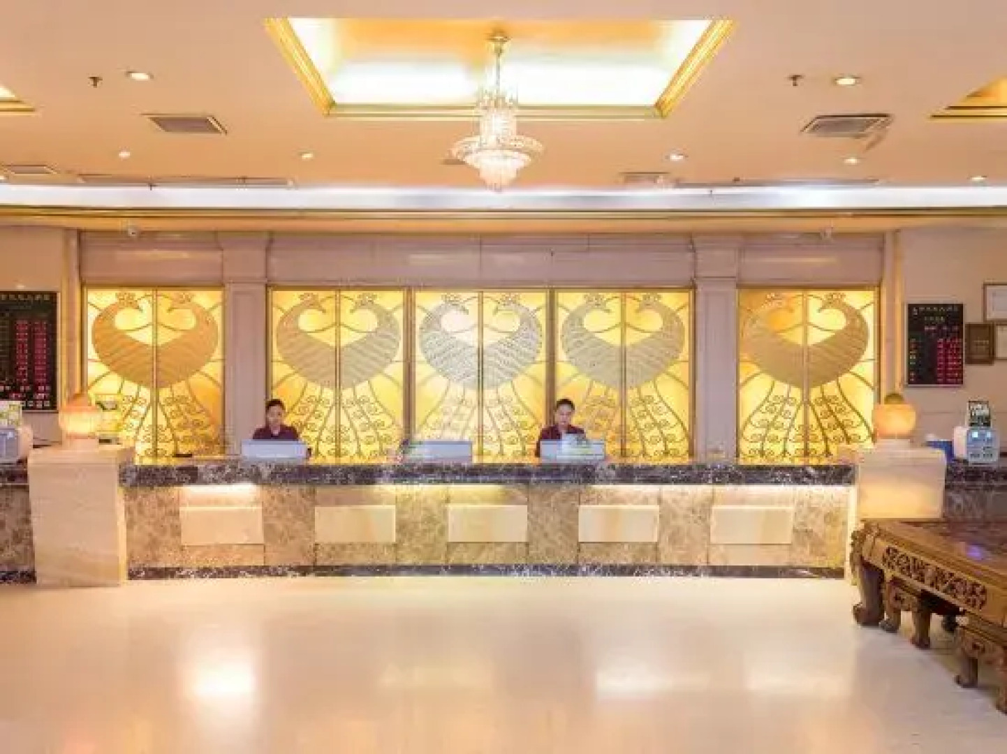 Guiping Golden Phoenix Hotel