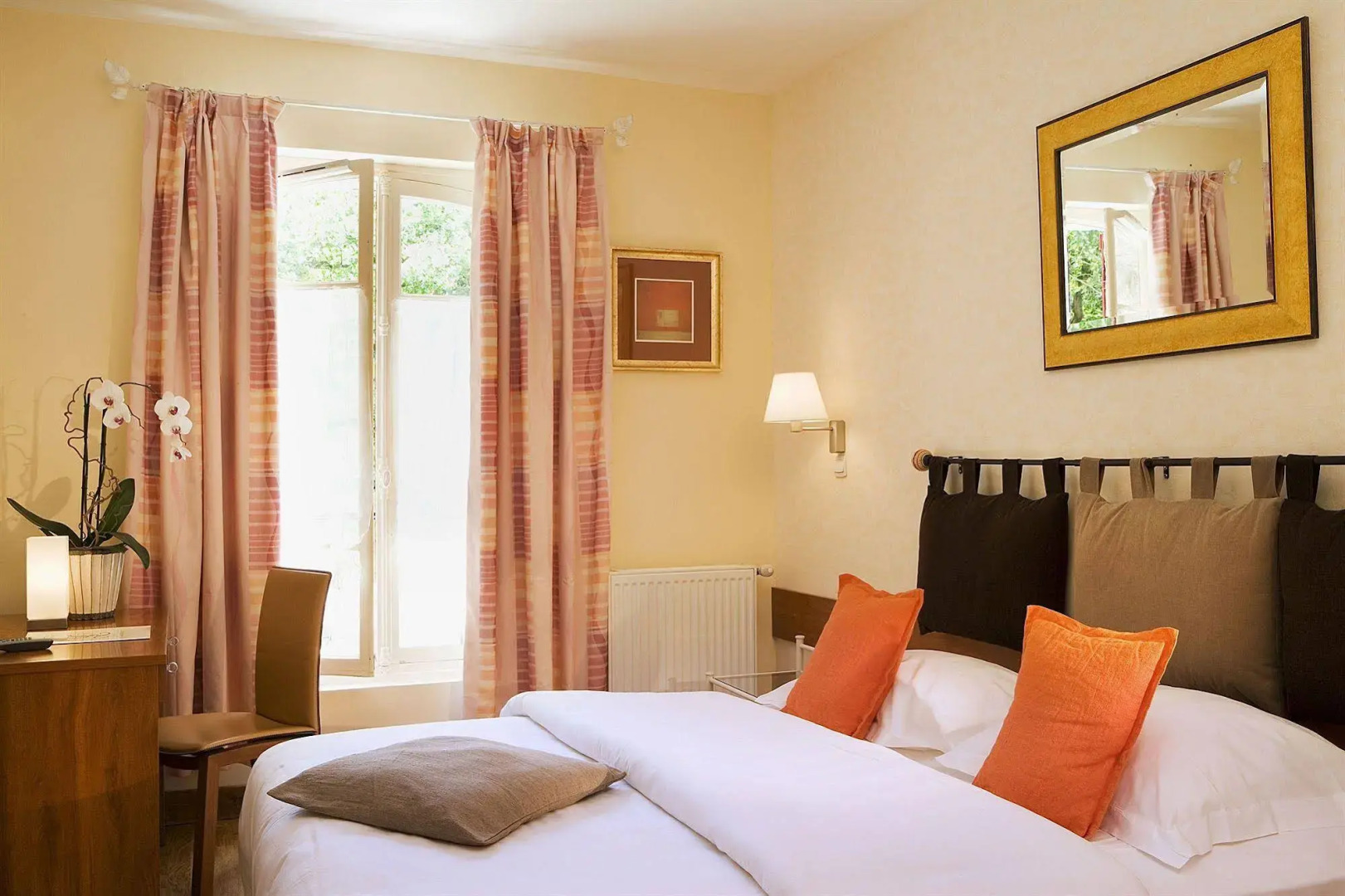 Hostellerie Du Lys - Hôtel & Restaurant