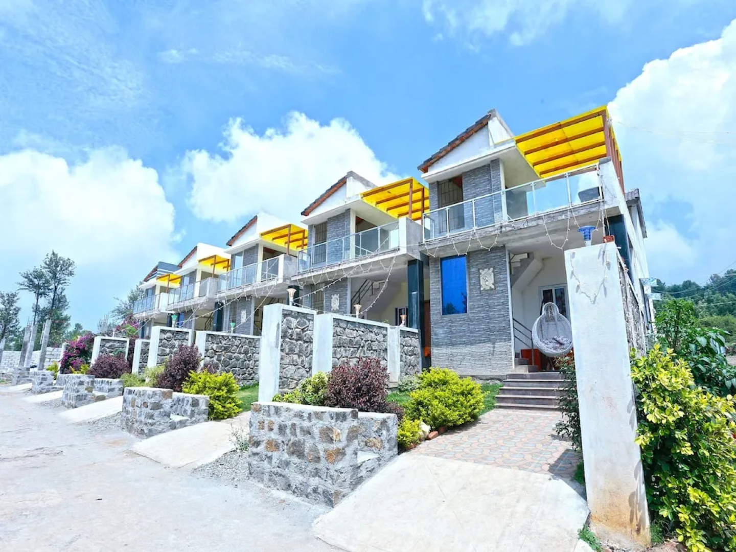 OYO 14576 Sushmika Villas