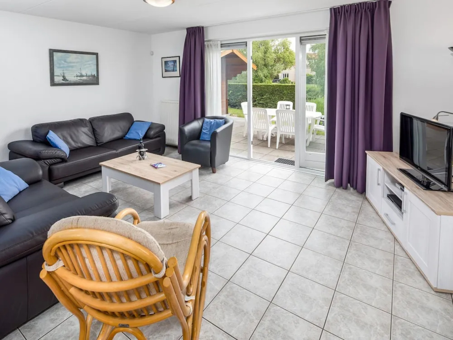 Detached, Well-Kept Holiday Home with Wifi, Beach at 500 M