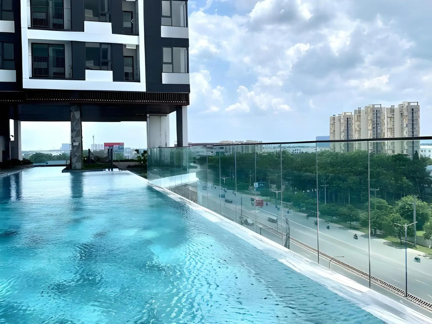 The Emerald Golf View