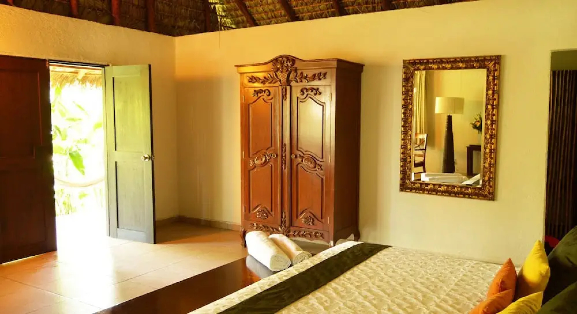 El Pistache Couples Boutique Hotel