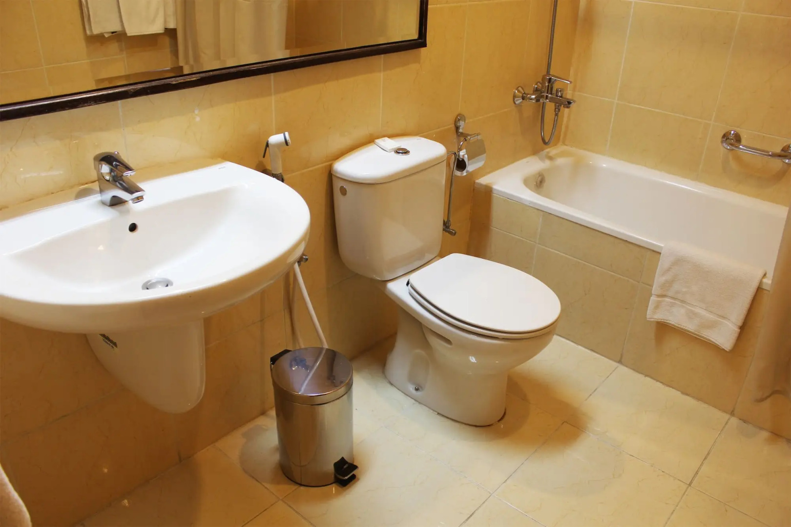 Le Royal Express Salmiya Hotel