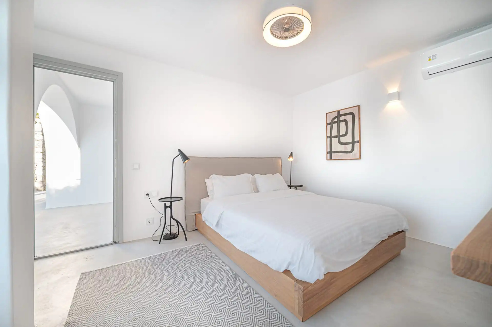 Live and Travel Greece