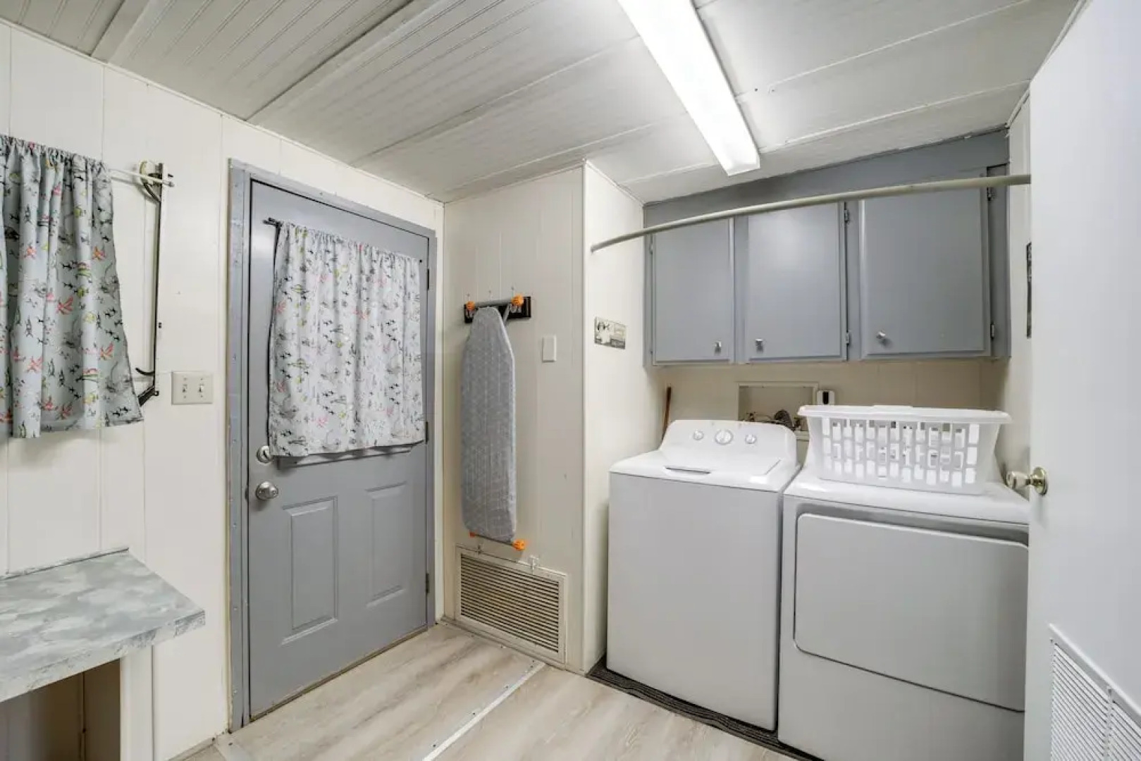 Near Hiking & Wineries: Charming Camp Verde Home!