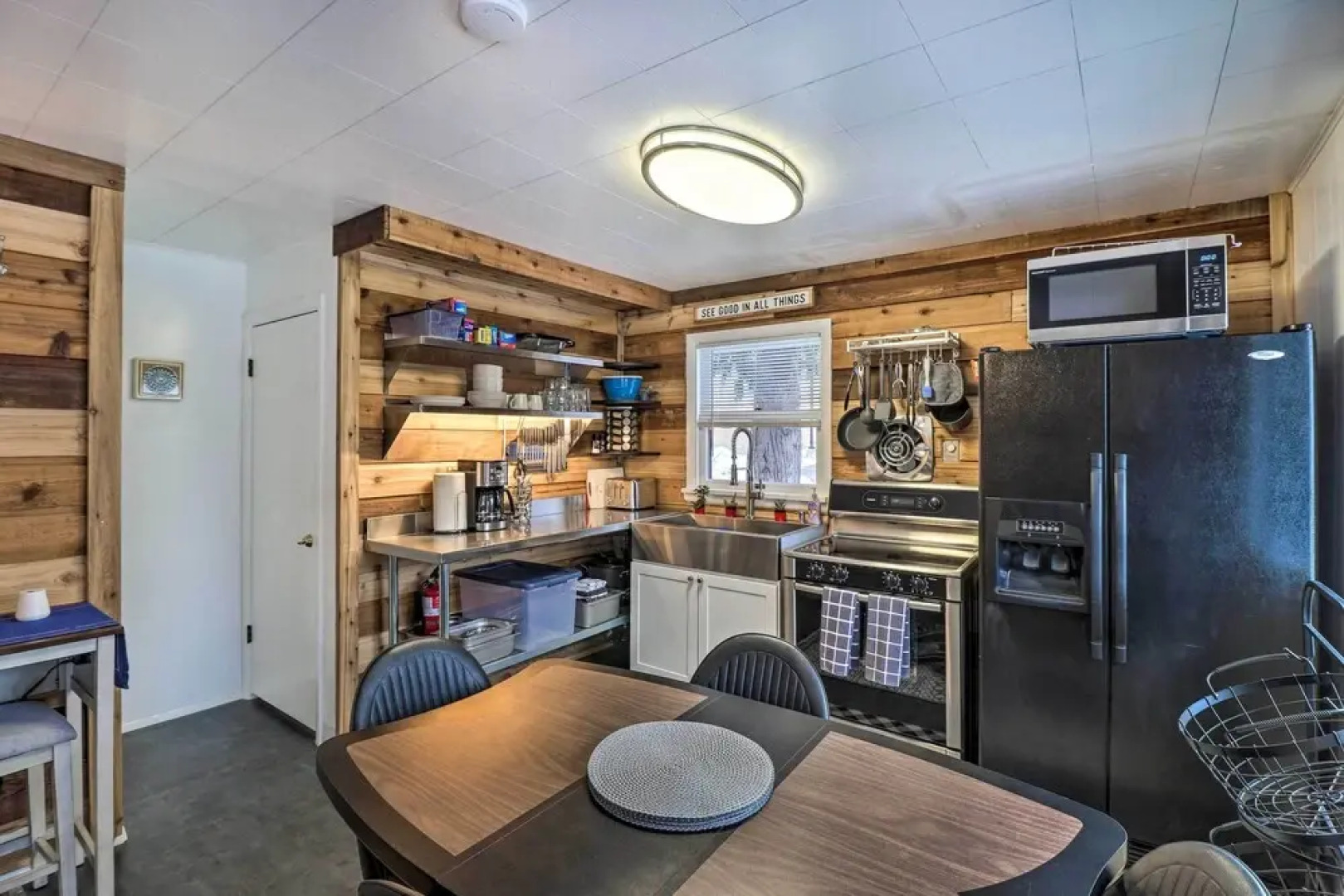 Downtown Bigfork Home w/ Fire Pit, Walk to Harbor!