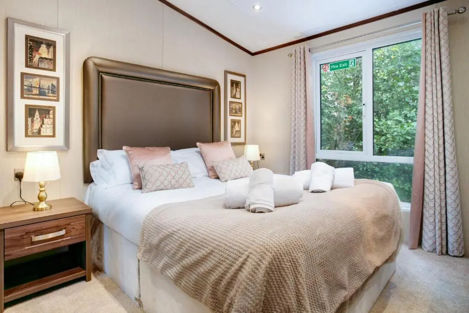 Fairhaven lodge Free Wifi & Hottub