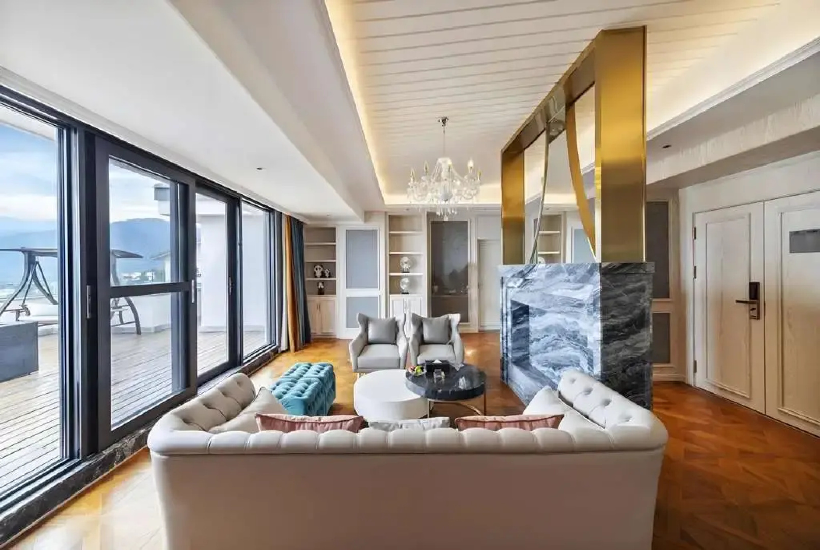 Howard Johnson by Wyndham Lake Serenity Hot Springs Xichang