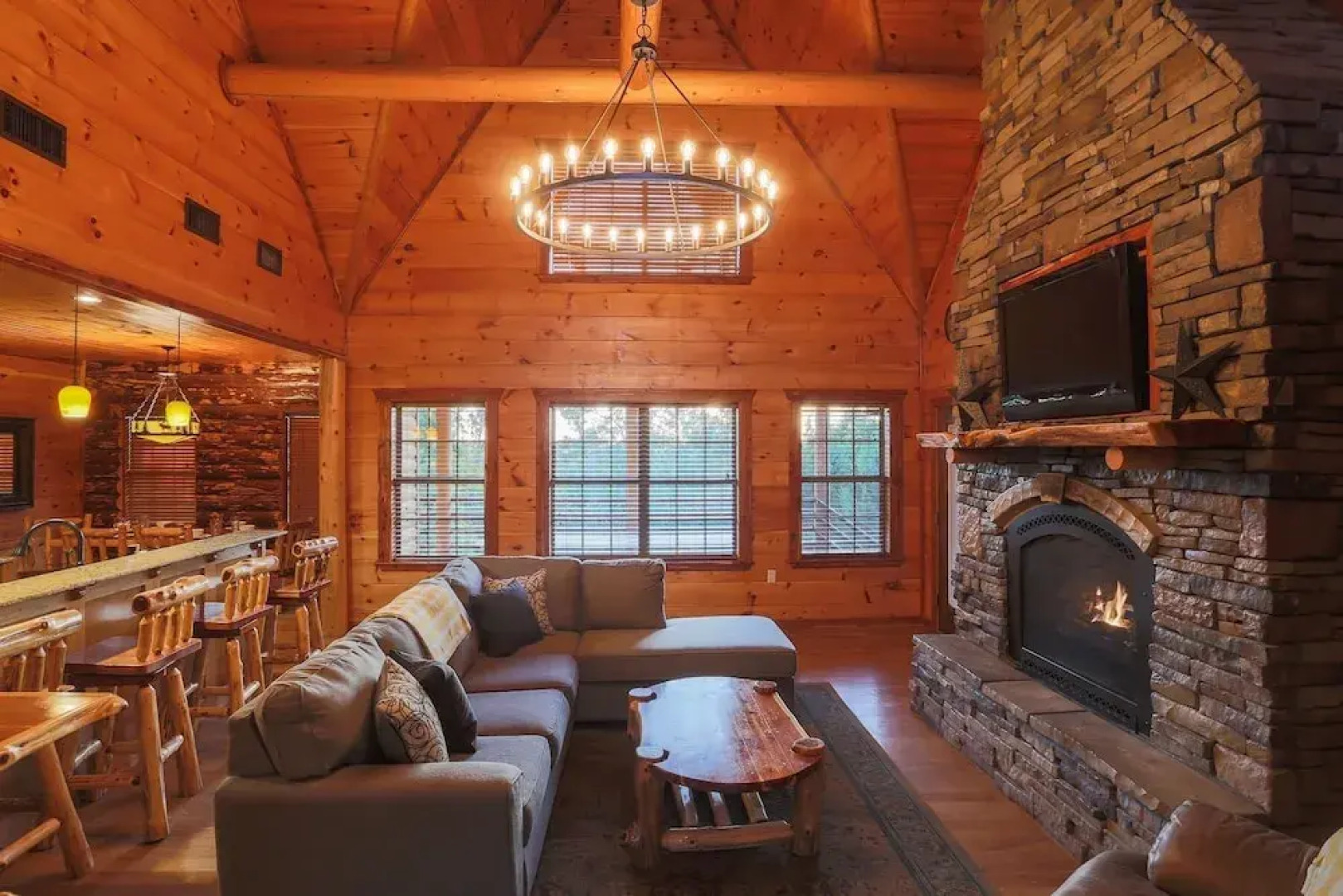 Hilltop At Eagle Ridge 6 Bedroom Cabin by Redawning