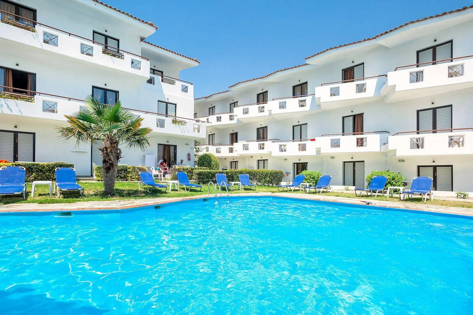 Xenios Dolphin Beach Hotel