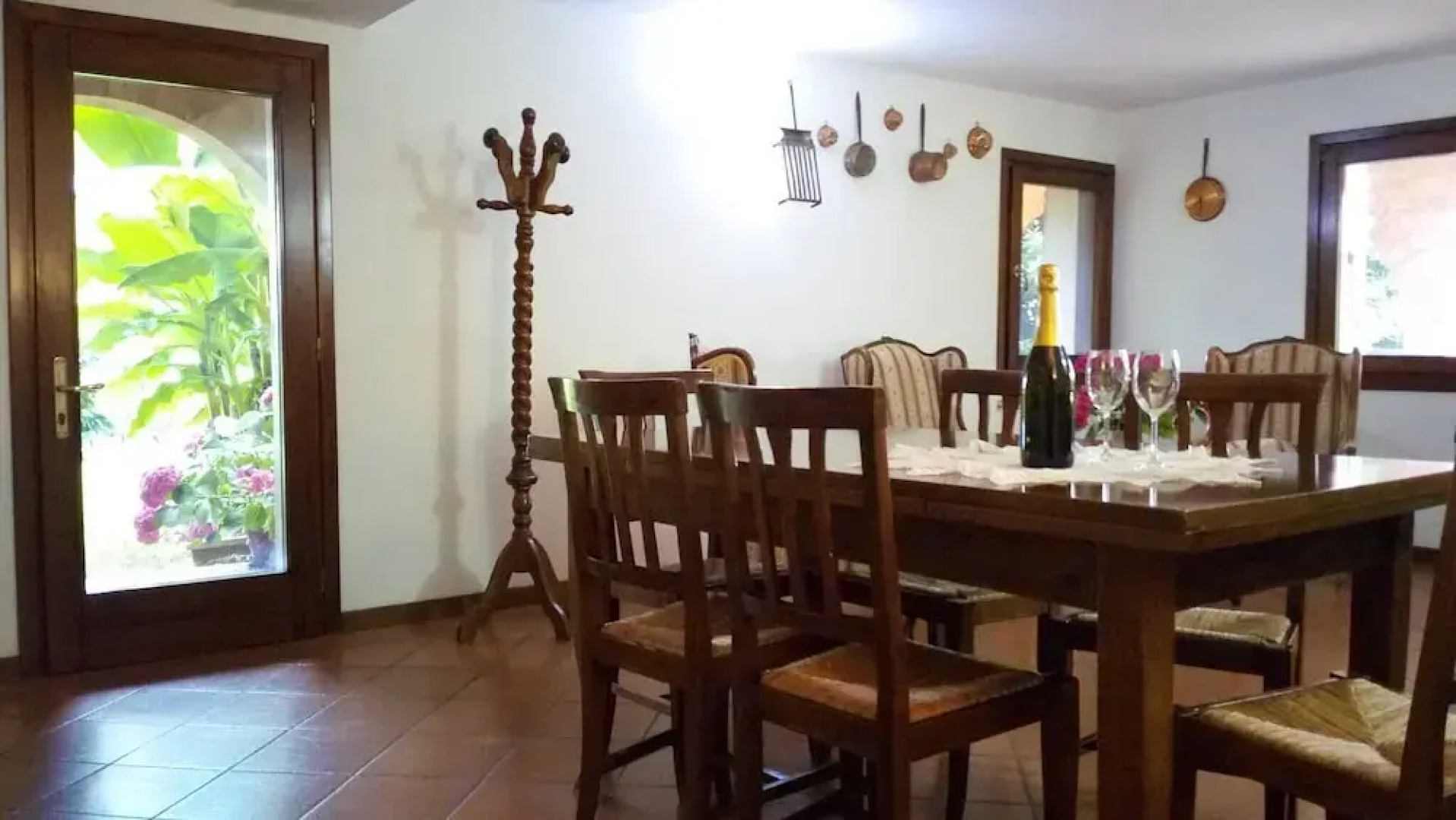 Comfortable House - Garden and Parking