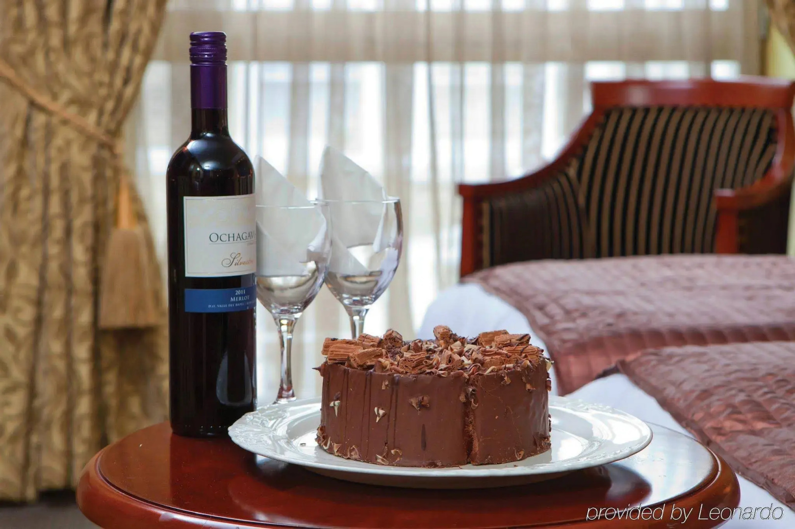 Отель The Cura Kensington