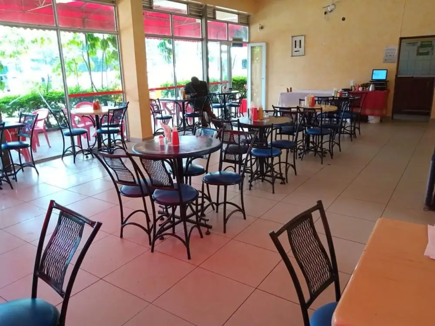 Dillions Highway Motel