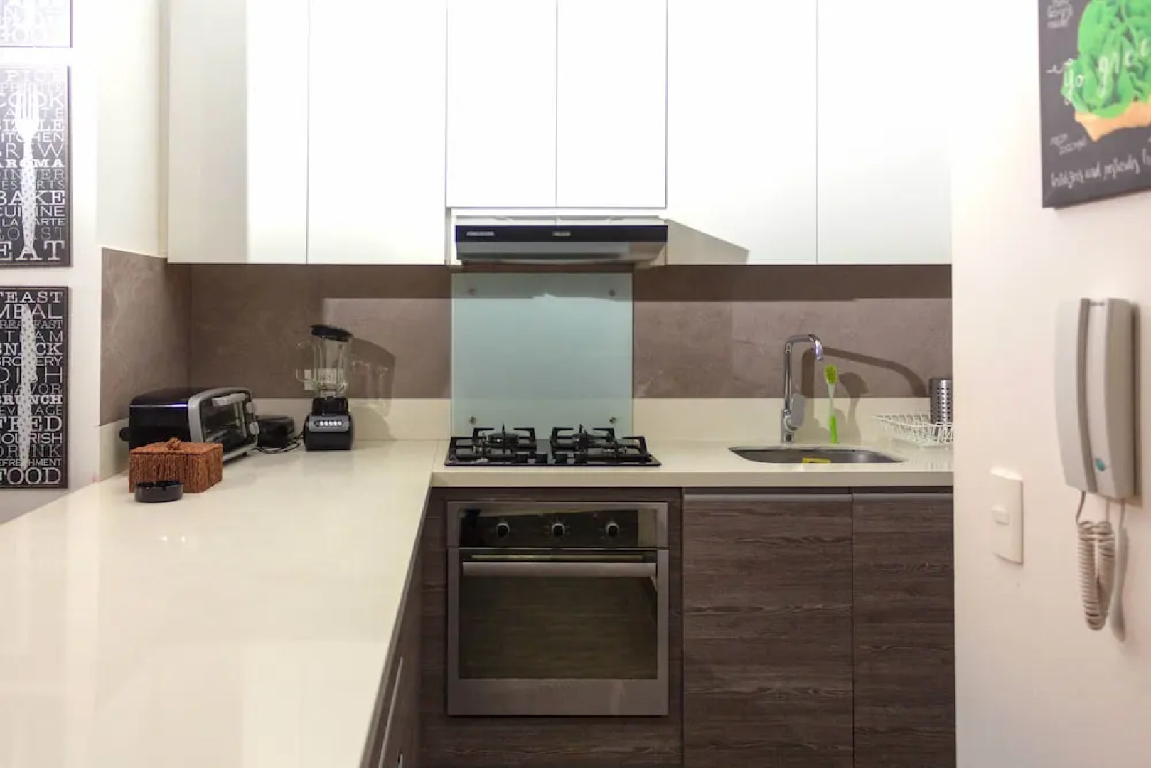 Moderno Edificio Sobre la Playa - Luxury