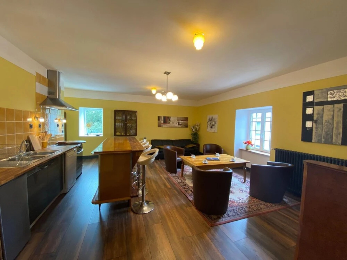 Comfortable Apartment in the Elegant Manor House