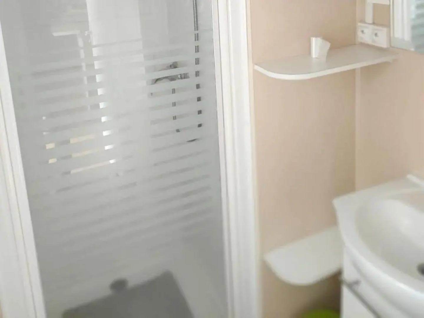 Bungalow de 3 chambres avec piscine partagee sauna et jardin a Saint Julien en Born C