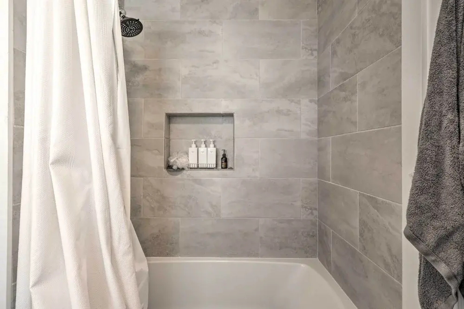 Luxe Glacier Getaway: Walk to Downtown Kalispell!