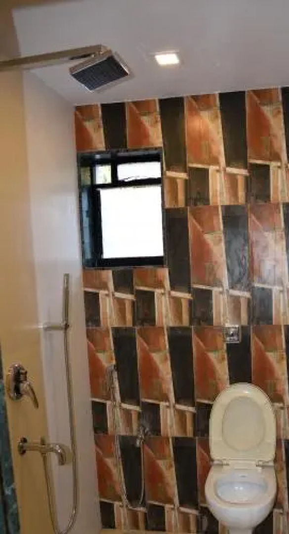 Jolly Poolside Hostel