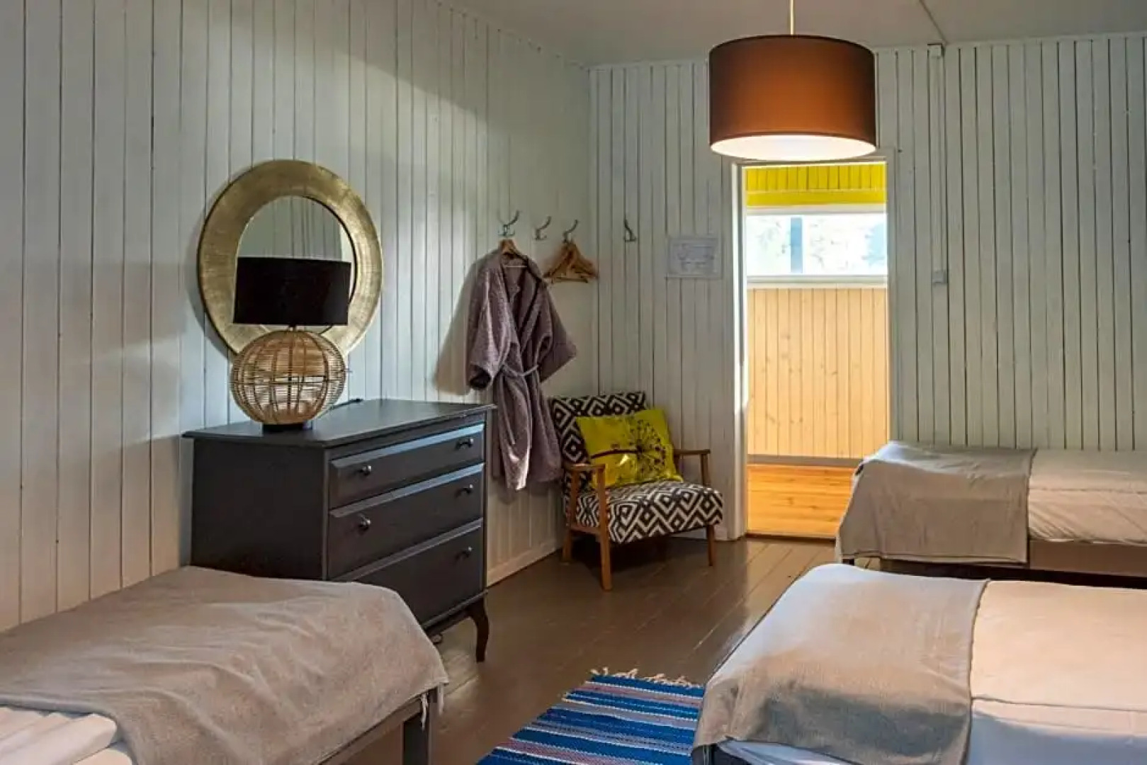 Saarj¿e puhkemaja tuba koos hommikus¿¿giga