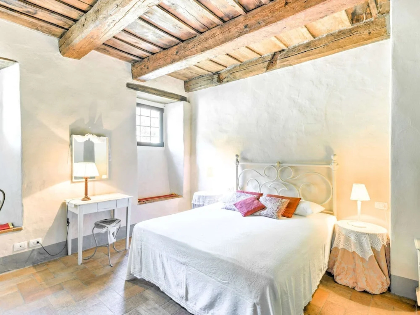 Tuscan Hideaway With Pool