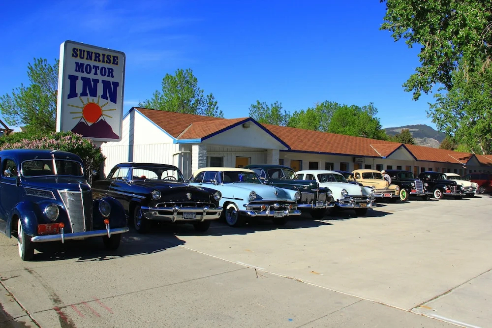 Sunrise Motor Inn