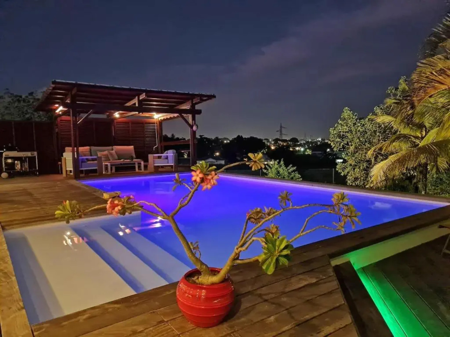 Villa de 4 chambres avec piscine privee jacuzzi et jardin clos a Baie Mahault a 5 km de la plage