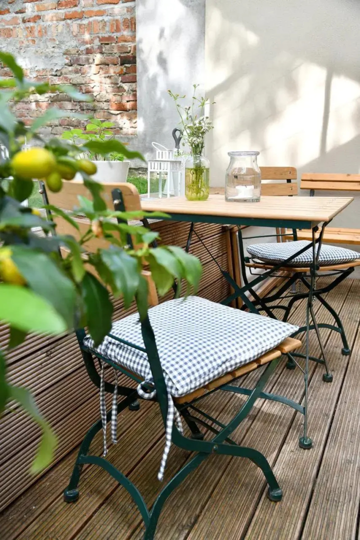 JETHON Studio-Appartement im Grünen