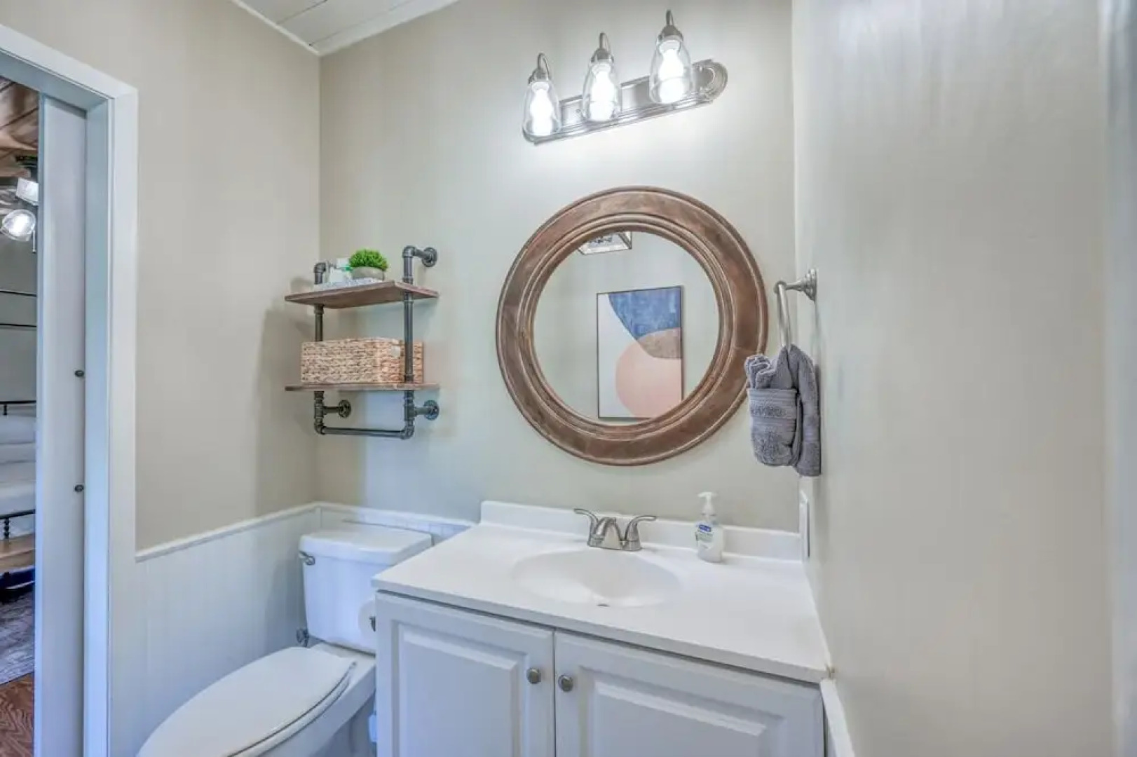 Sunday Abode on Wine Trail 5 Min to Heart of Main