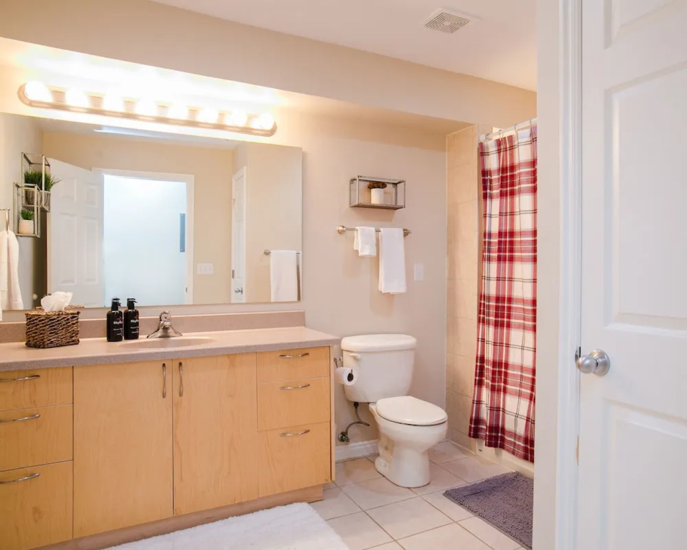 Nederland Getaway 4 Bedroom Home by RedAwning