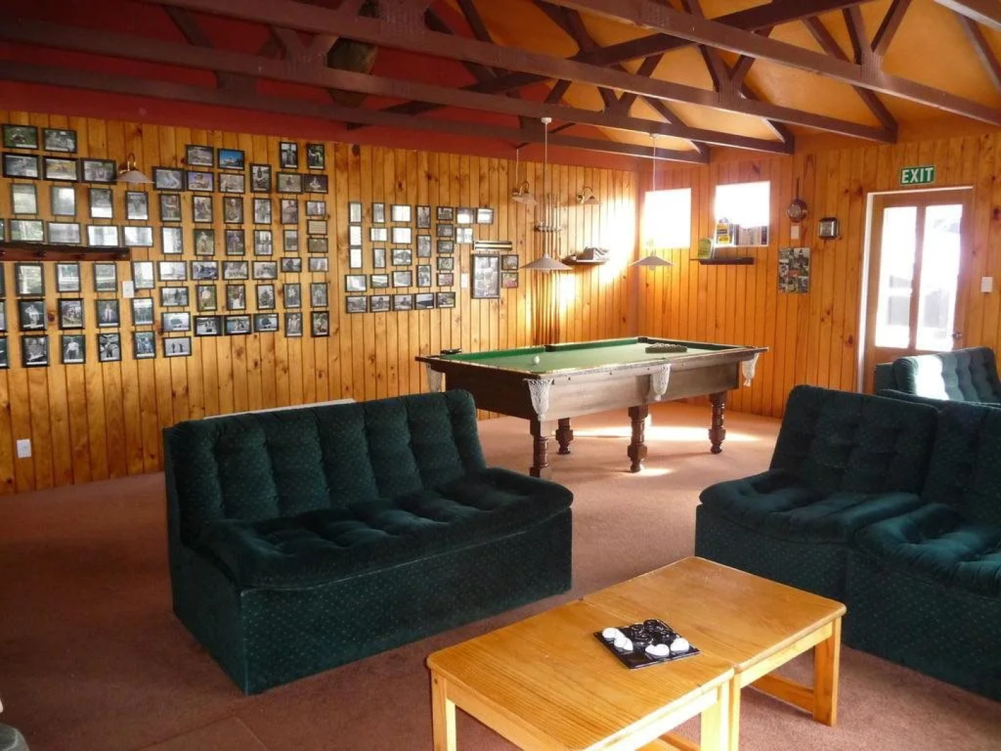Sportmans Lodge
