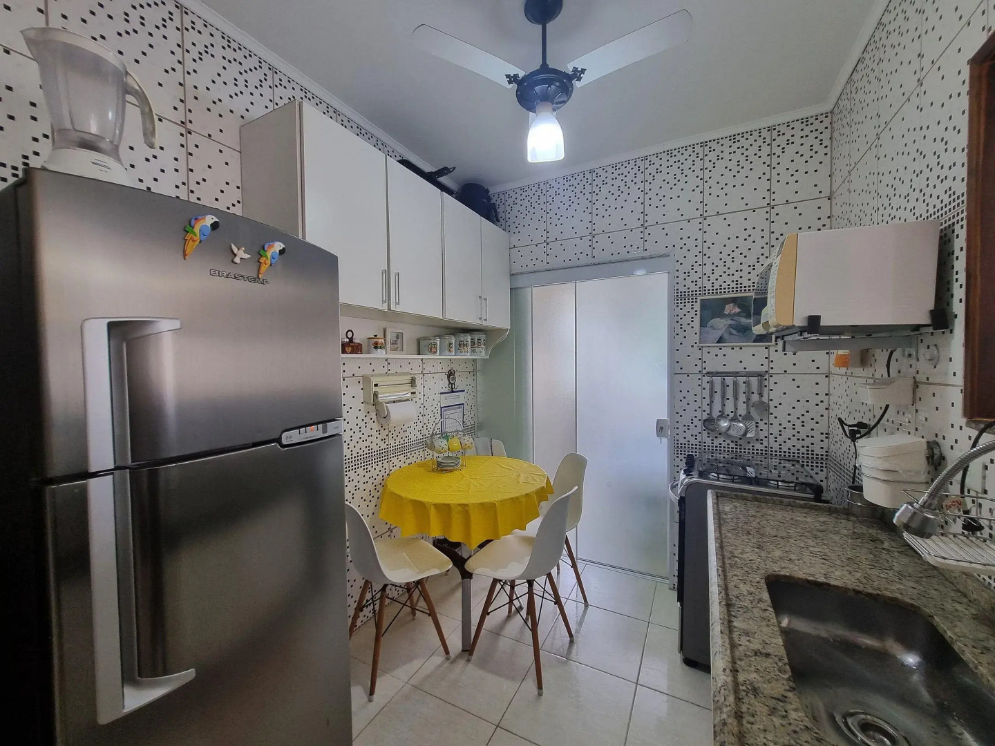 Apto em frente à praia em Caraguatatuba