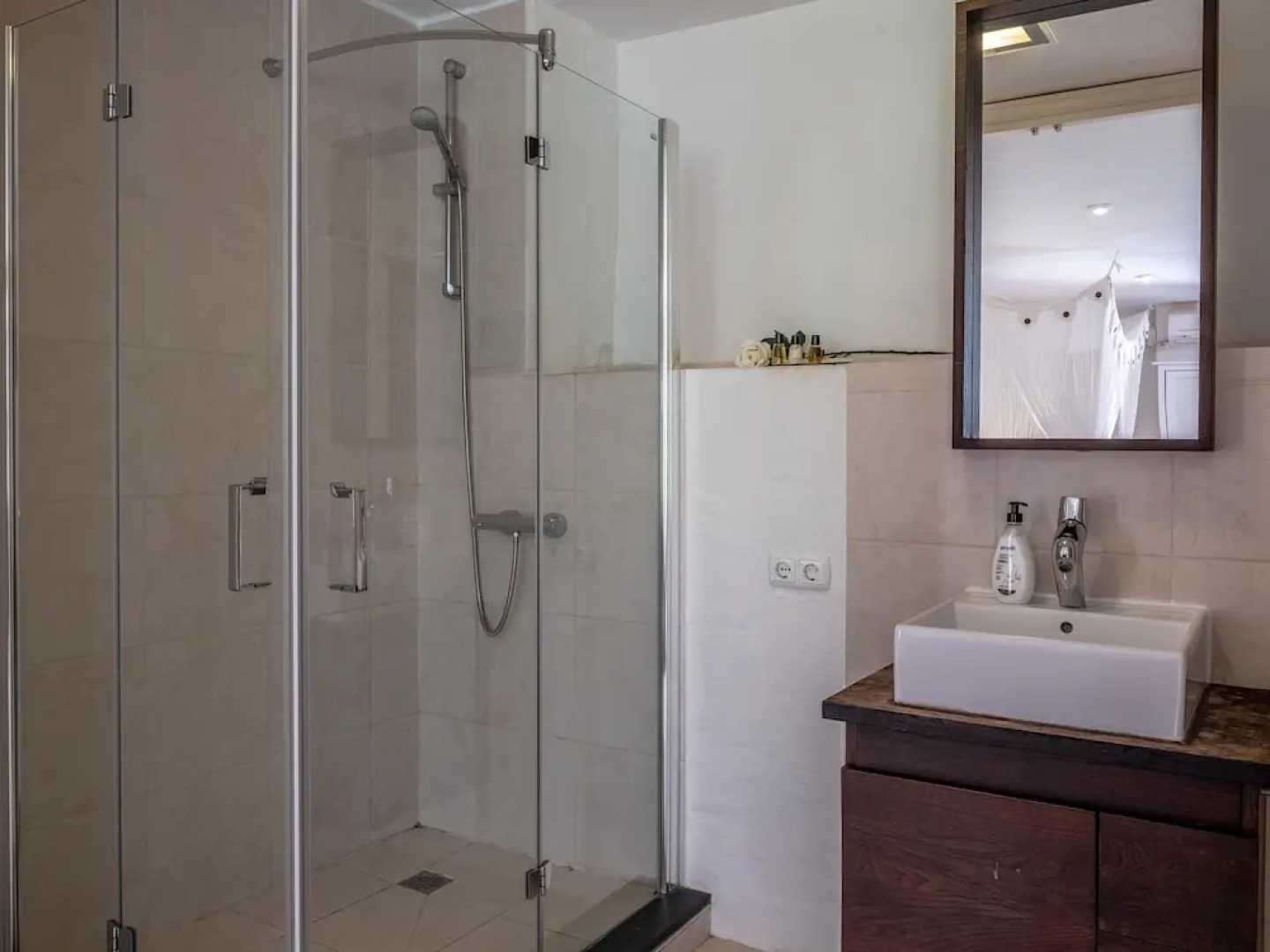 Plush Villa in Casares with Heated Pool, Sauna, Hot Tub