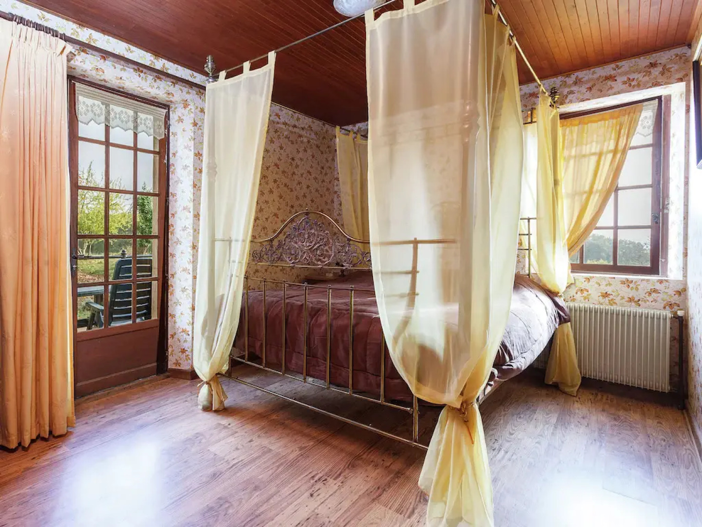 Authentic Holiday Home in Puy-l'evêque With Swimming Pool