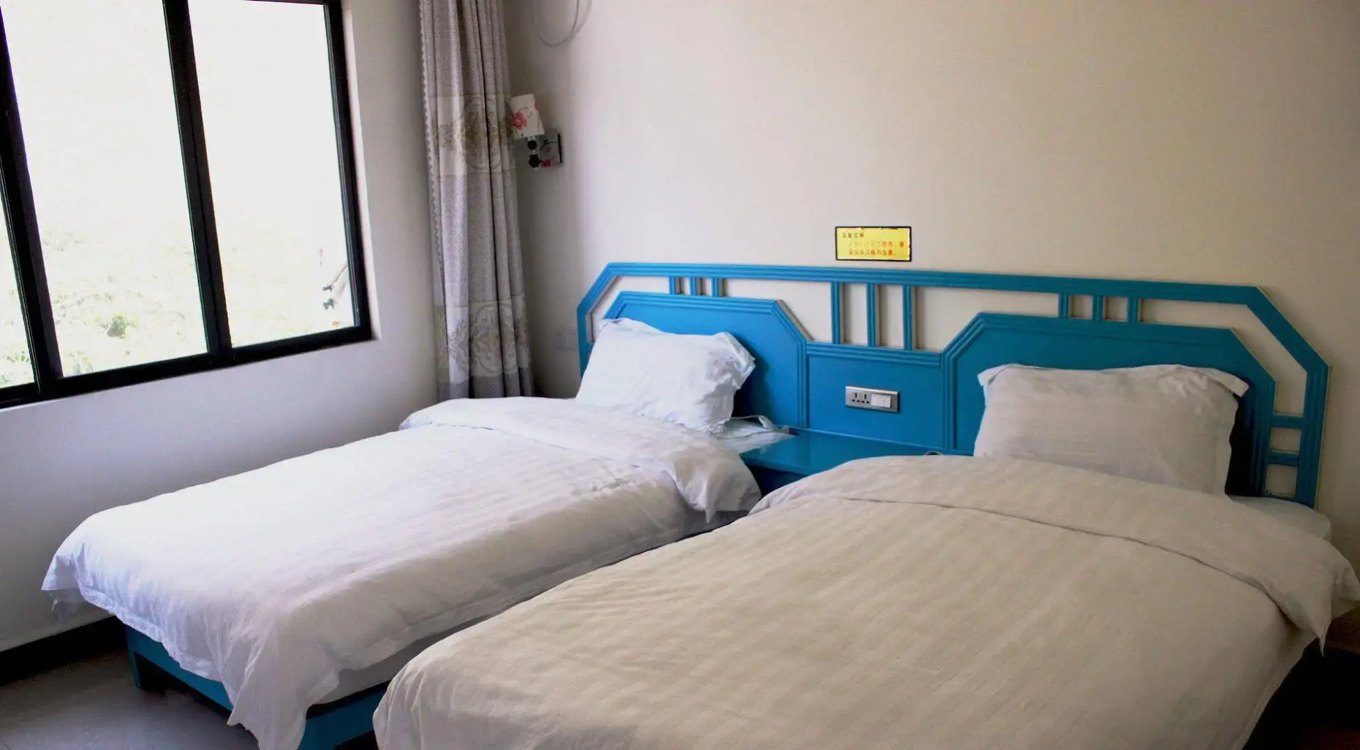 Yangshuo Wada Hostel by Yulong River