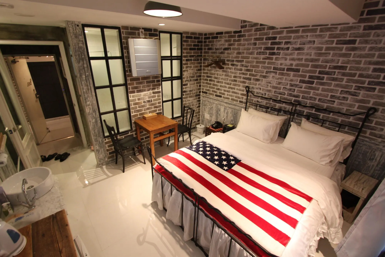 February Hotel Hwanggeum