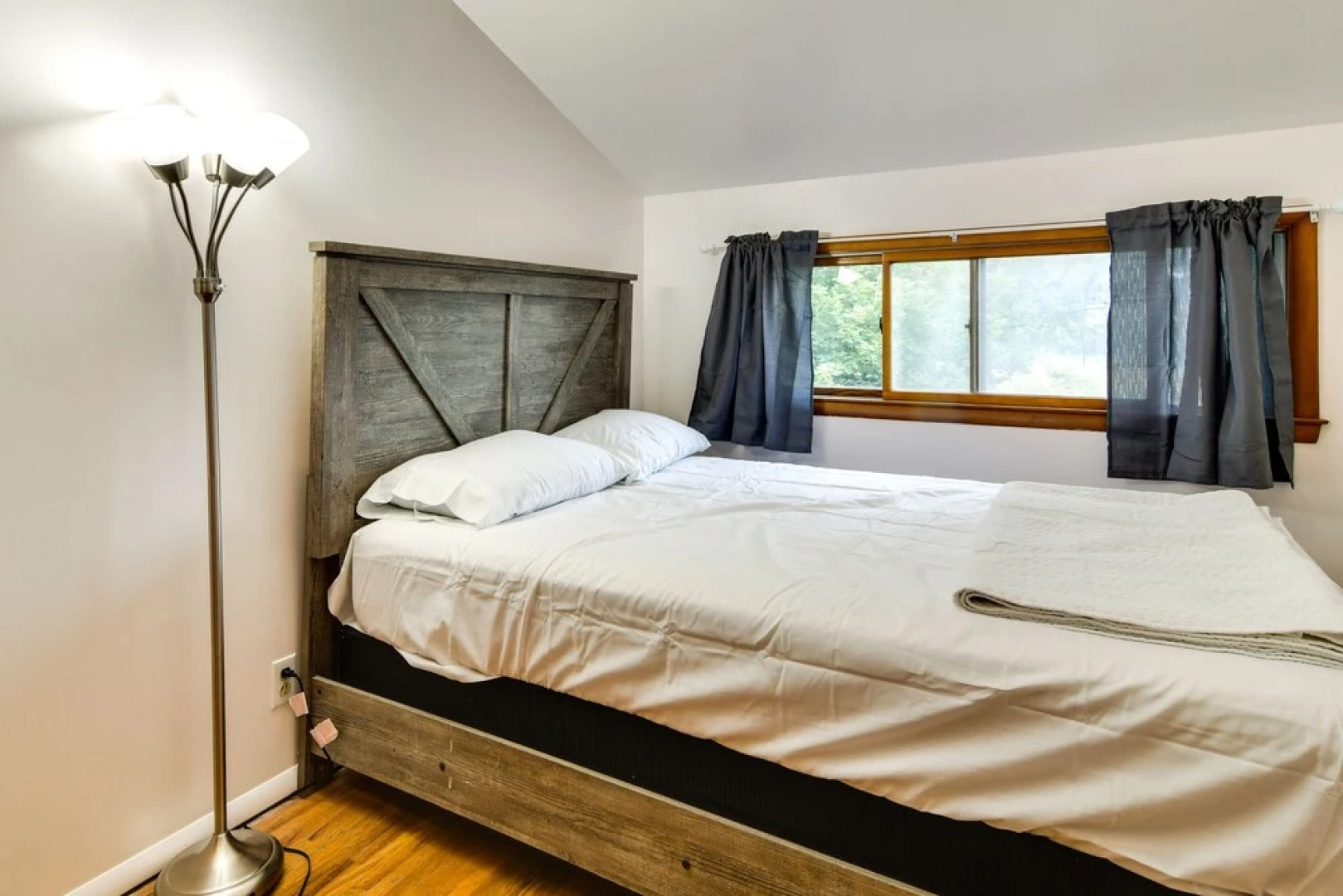 Depew Vacation Rental ~ 10 Mi to Buffalo!