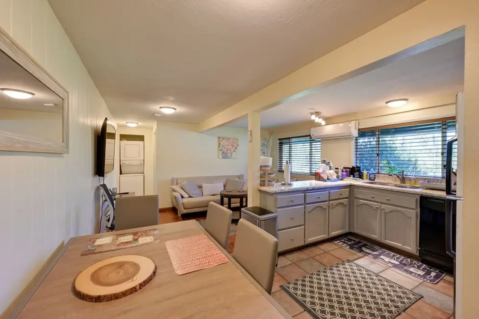 La Mesa Vacation Rental ~ 12 Mi to San Diego!